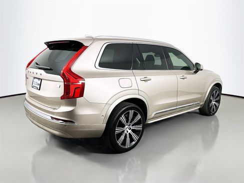 Used 2024 Volvo XC90 T8 Ultimate w/ Lounge Package image 7