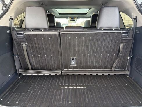 Used 2024 Toyota Highlander Platinum image 44