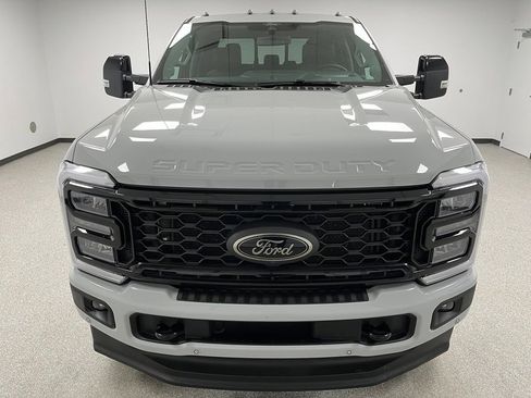 Used 2025 Ford F350 Lariat w/ Lariat Ultimate Package AWD/4WD image 3