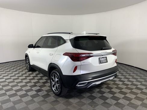Used 2023 Kia Seltos EX image 7