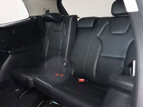 Used 2024 Kia Telluride LX image 17