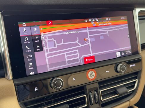 Certified 2026 Porsche Macan AWD/4WD image 23