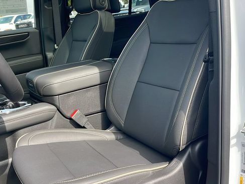 New 2026 GMC Yukon Elevation w/ Elevation Premium Package AWD/4WD image 13