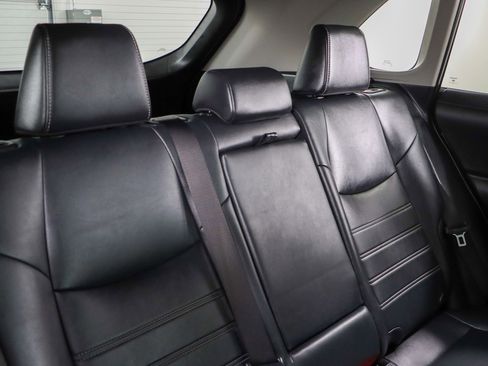 Used 2021 Toyota RAV4 XLE Premium image 29