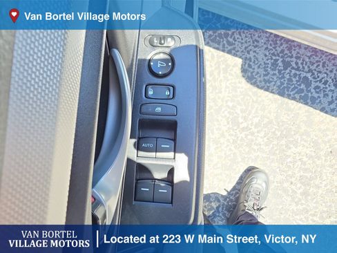 Used 2020 Honda CR-V LX image 11