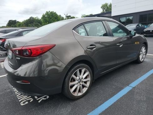 Used 2017 MAZDA MAZDA3 Touring FWD image 2