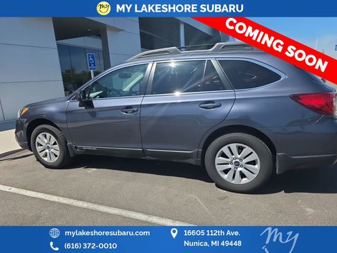 Used 2017 Subaru Outback 2.5i Premium AWD/4WD image 6