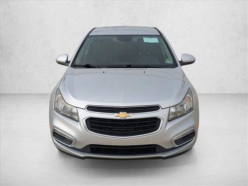 Used 2016 Chevrolet Cruze LT FWD image 2