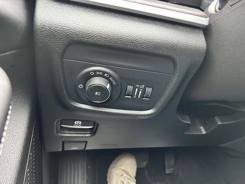New 2025 Jeep Grand Cherokee Limited AWD/4WD image 18