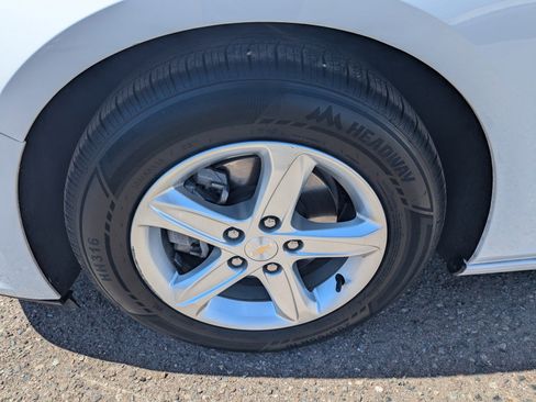 Used 2024 Chevrolet Malibu LT image 8