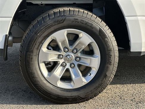 Used 2024 RAM 1500 Laramie image 32