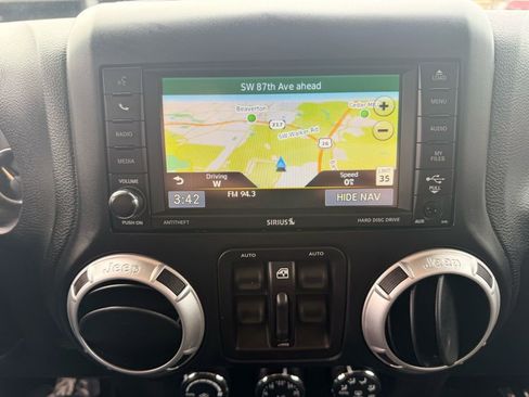 Used 2015 Jeep Wrangler Unlimited Sahara w/ Connectivity Group image 24