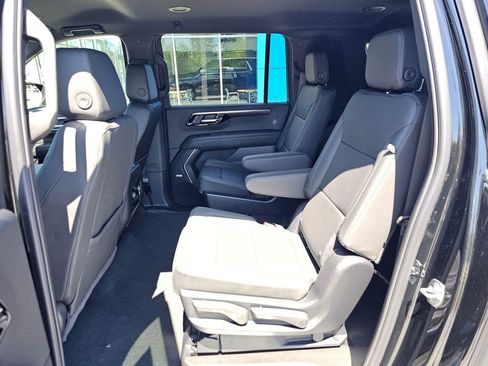 New 2026 Chevrolet Suburban LT w/ Comfort Package AWD/4WD image 17