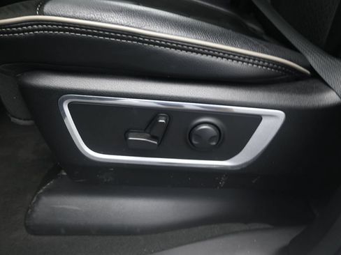 Used 2023 RAM 1500 Laramie AWD/4WD image 21
