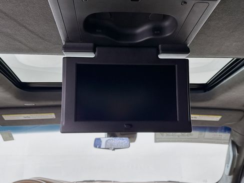 Used 2019 Cadillac Escalade ESV Platinum AWD/4WD image 27