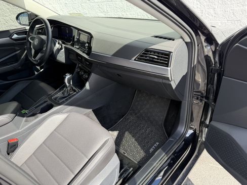 Used 2022 Volkswagen Jetta SE FWD image 34