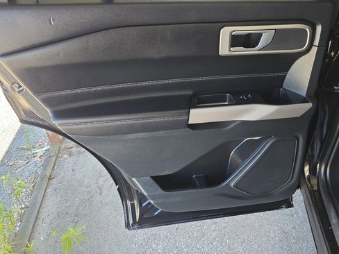 Used 2023 Ford Explorer XLT w/ Equipment Group 202A RWD image 37