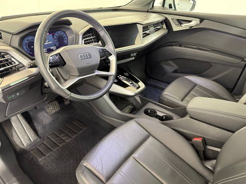 Used 2024 Audi Q4 e-tron Prestige image 4