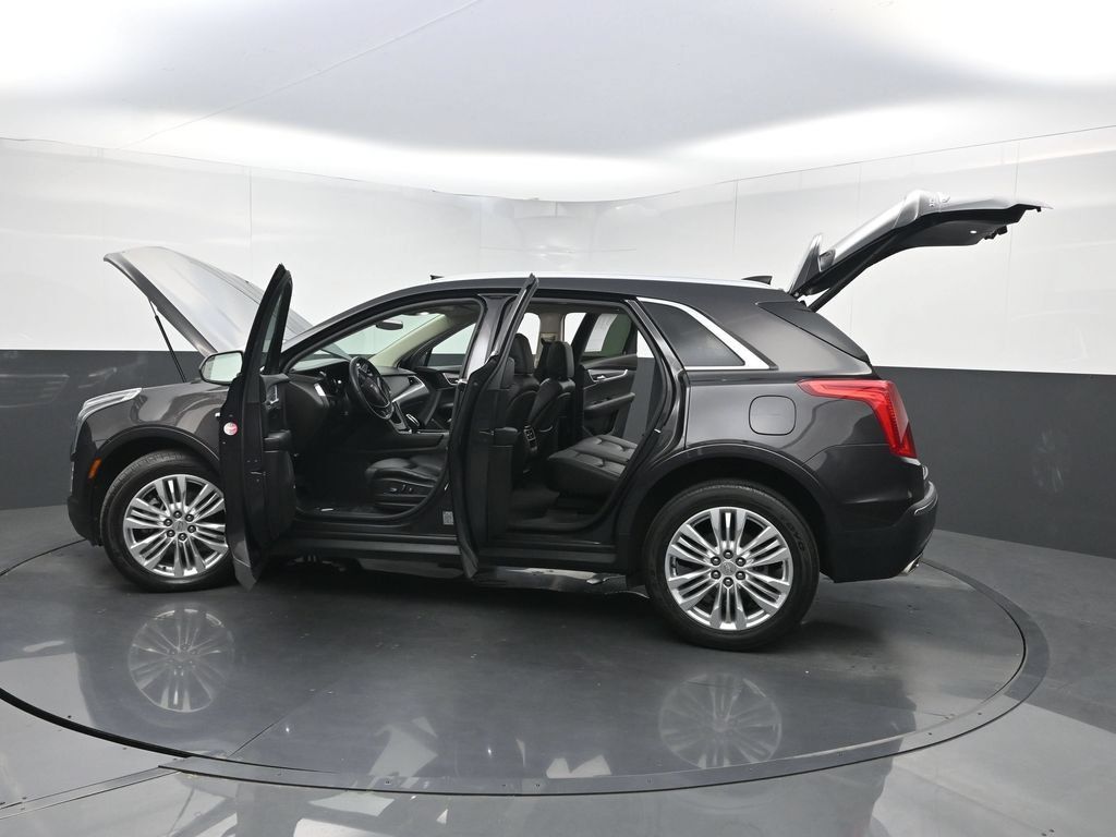 Used 2017 Cadillac XT5 Premium Luxury FWD image 38