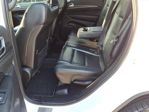 Used 2020 Jeep Grand Cherokee Limited w/ Trailer Tow Group IV image 12