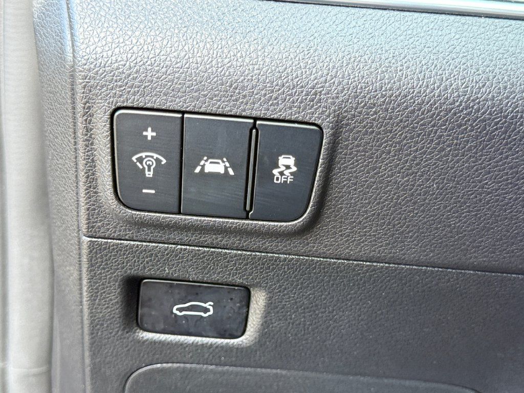 Used 2022 Kia K5 GT w/ GT1 Package FWD image 22