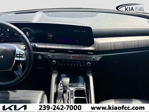 Certified 2024 Kia Telluride SX Prestige w/ Towing Package image 20