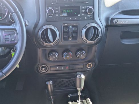 Used 2018 Jeep Wrangler Unlimited Sport S image 16