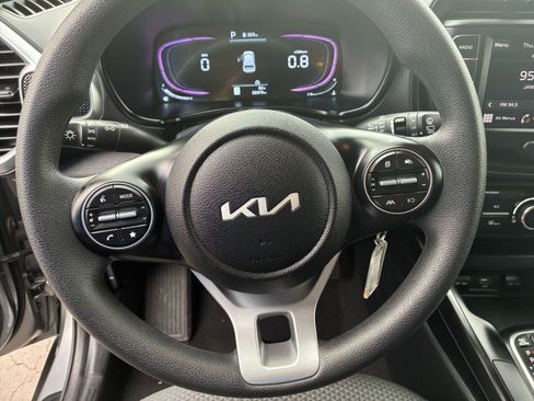 Used 2025 Kia Soul LX w/ LX Technology Package image 25