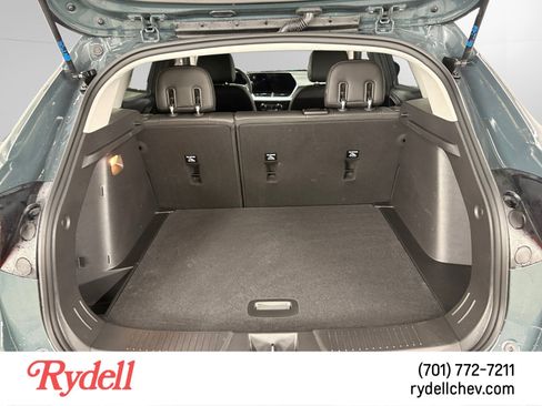 Used 2025 Chevrolet Trax LT w/ Driver Confidence Package FWD image 18