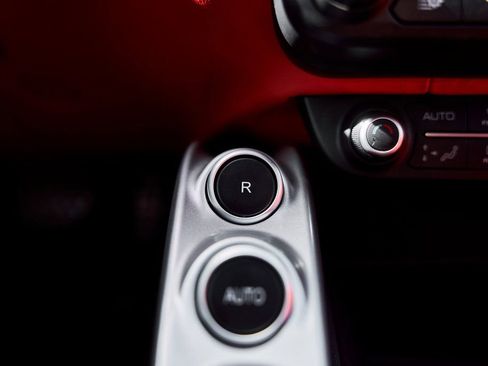 Used 2019 Ferrari GTC4Lusso AWD/4WD image 70