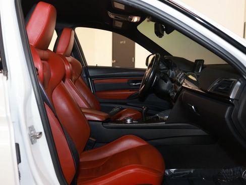 Used 2018 BMW M3 image 16