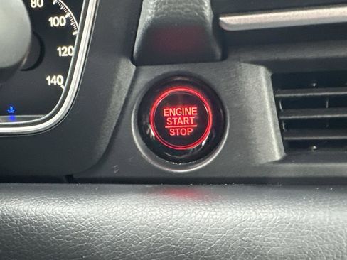 Certified 2025 Honda Pilot Touring image 26