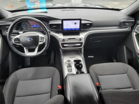 Certified 2022 Ford Explorer XLT image 11