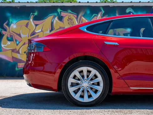 Used 2017 Tesla Model S 90D AWD/4WD image 10