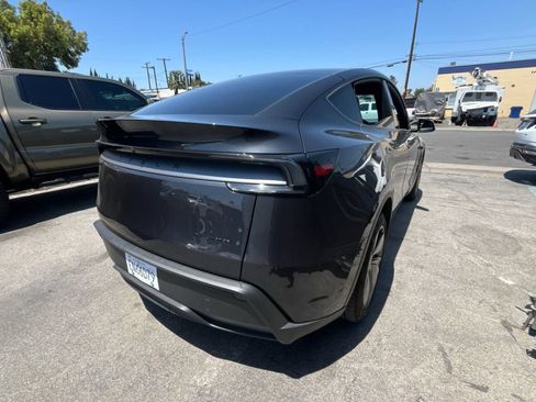 Used 2026 Tesla Model Y Long Range AWD/4WD image 11