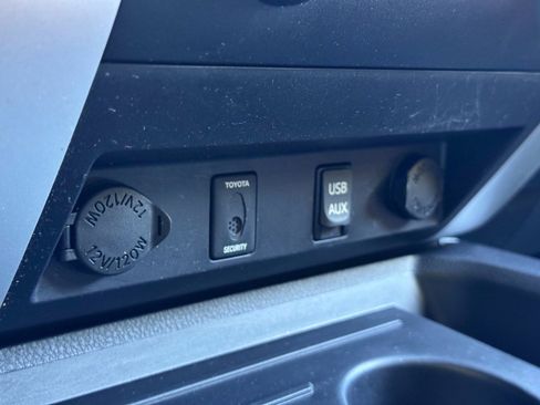 Used 2015 Toyota Tundra 1794 Edition image 30