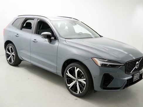 Certified 2024 Volvo XC60 T8 Ultimate w/ Protection Package Premier AWD/4WD image 4