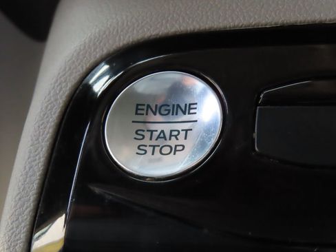 Used 2023 Ford Escape Platinum w/ Class II Trailer Tow Package FWD image 11