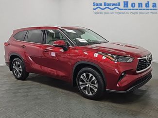 Used 2022 Toyota Highlander XLE video 1
