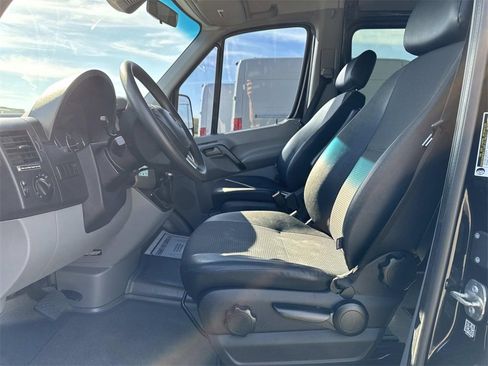 Used 2018 Mercedes-Benz Sprinter 2500 image 15