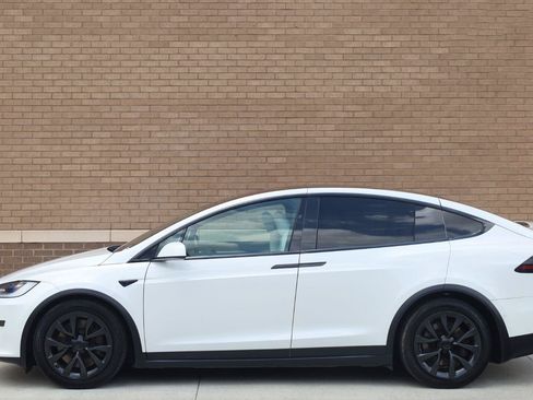 Used 2023 Tesla Model X AWD/4WD image 2