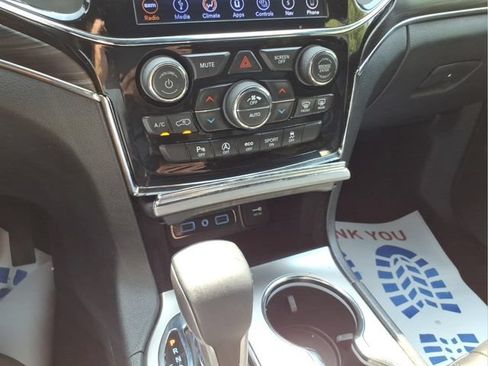 Used 2019 Jeep Grand Cherokee Limited AWD/4WD image 21