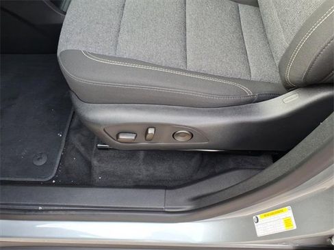 Used 2025 GMC Acadia Elevation image 18