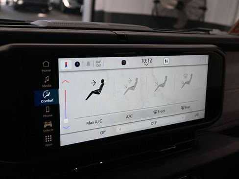 Used 2025 Jeep Wrangler Sport S image 21