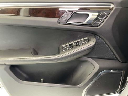 Used 2024 Porsche Macan S w/ Premium Plus Package image 36