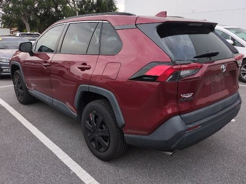 Used 2020 Toyota RAV4 LE FWD image 4