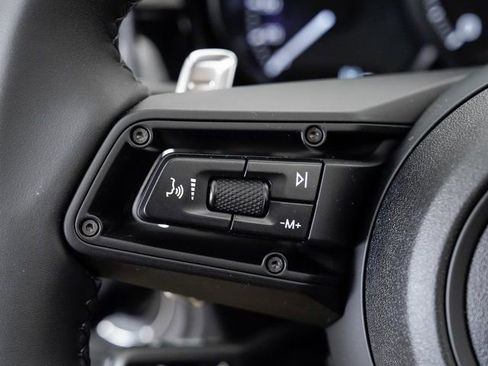 Certified 2025 Porsche Macan image 14