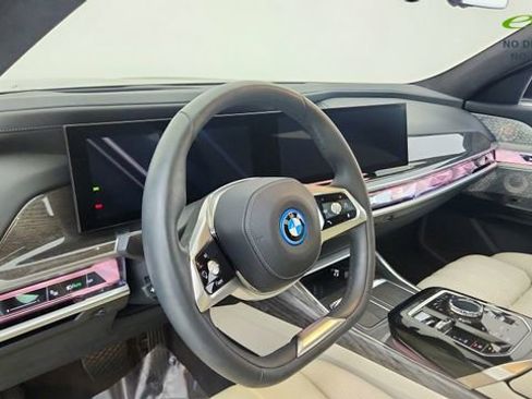 Used 2023 BMW i7 xDrive60 AWD/4WD image 20