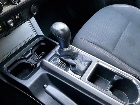 Used 2018 Toyota Tacoma SR5 image 27