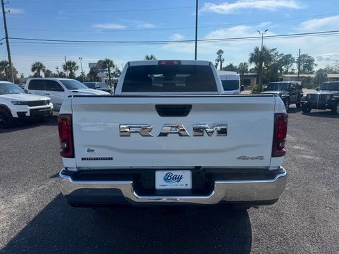 Used 2025 RAM 2500 Big Horn AWD/4WD image 3